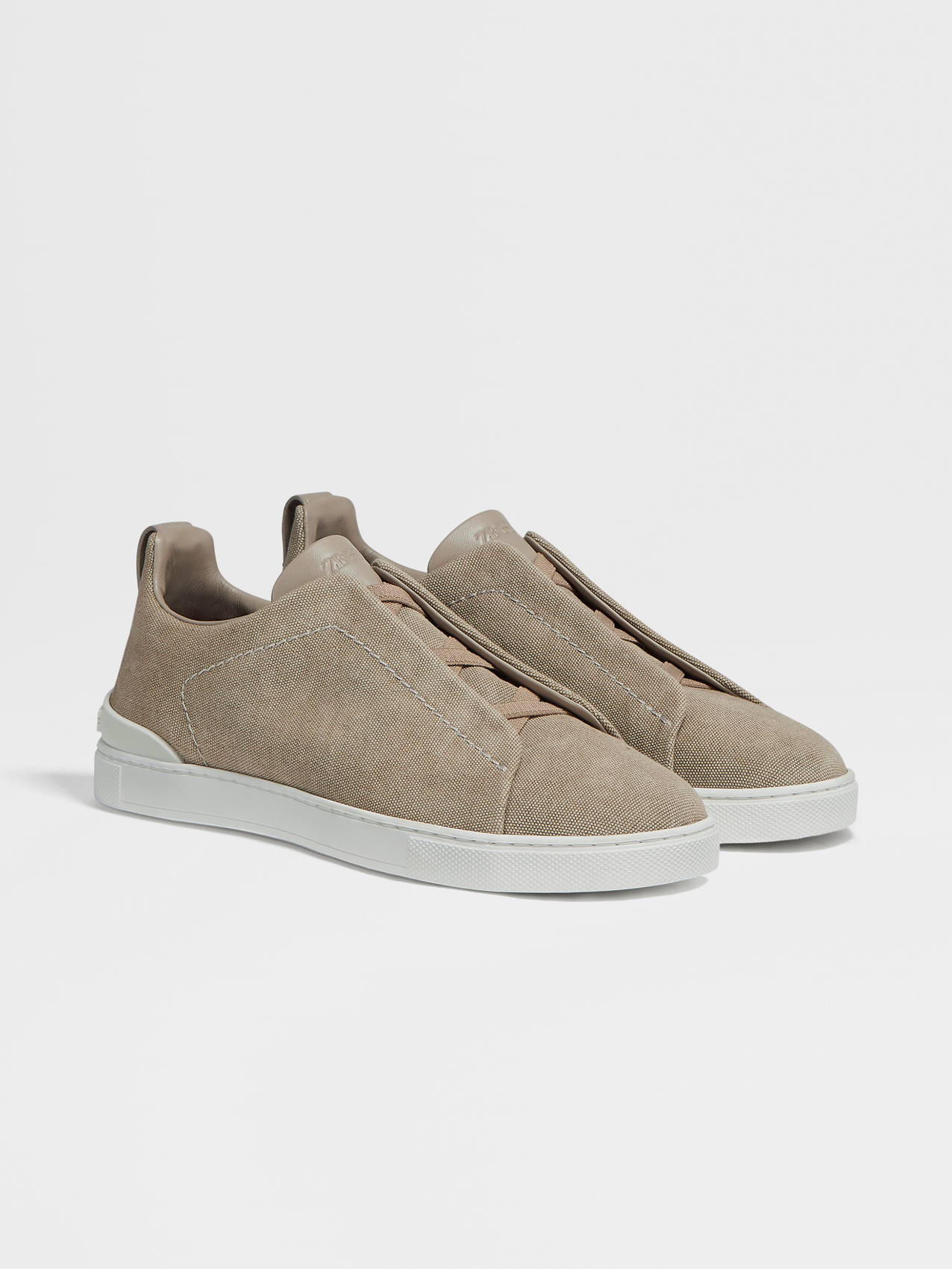 米色帆布 Triple Stitch™ 低帮运动鞋
